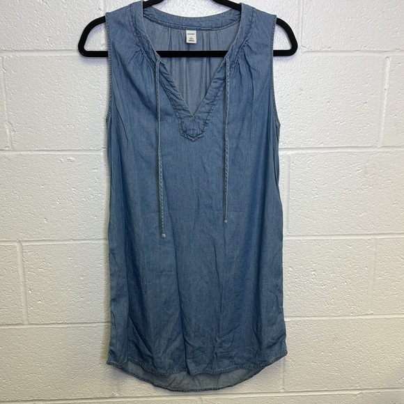 Old Navy Blue Chambray Sleeveless V-Neck Dress - Picture 5 of 8